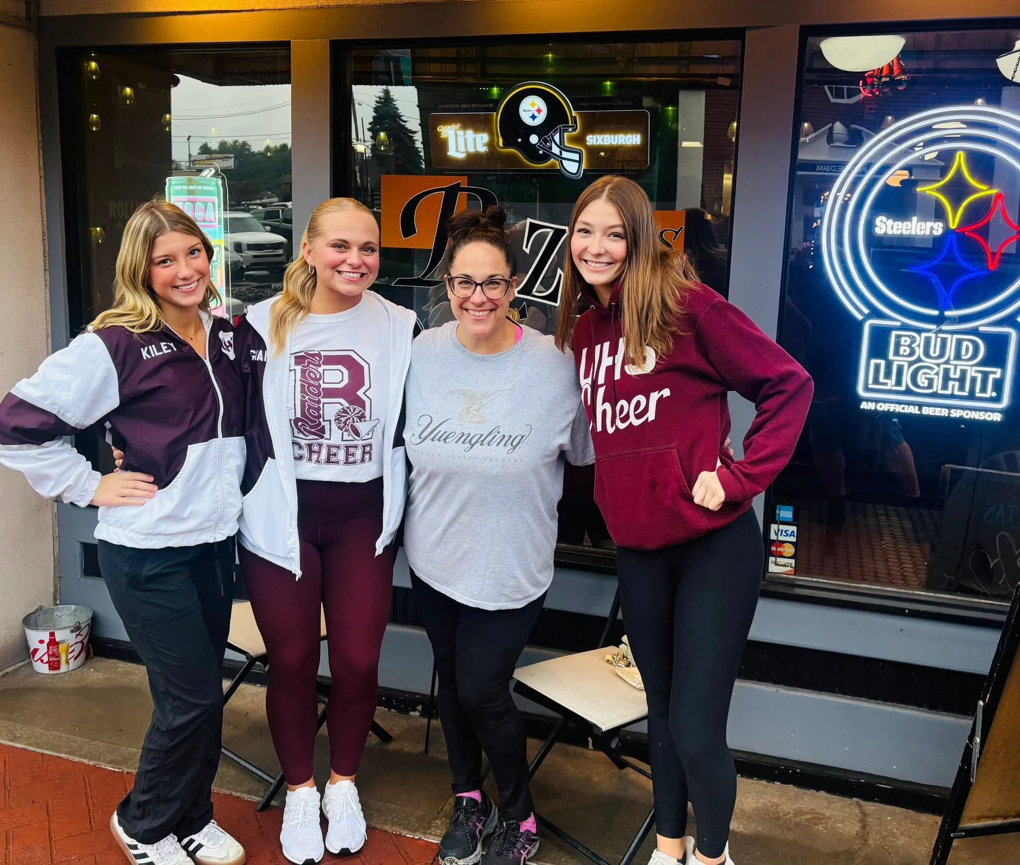 Uniontown HS Cheerleaders at Rizz's